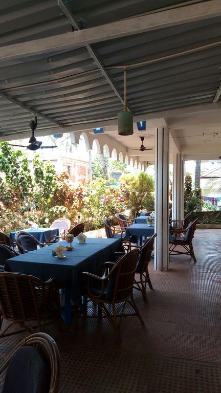 Hotel Shiva Ashvem Ashvem Beach ภายนอก รูปภาพ